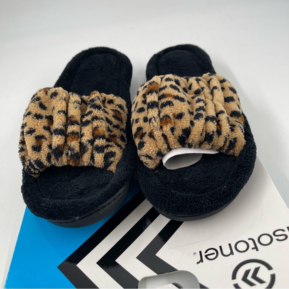 Isotoner Black & Tan Slippers with Textured Soles - SZ 6.5 - 7